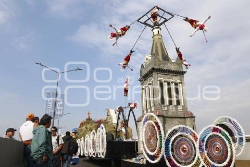 DESFILE 5 DE MAYO . ENSAYO