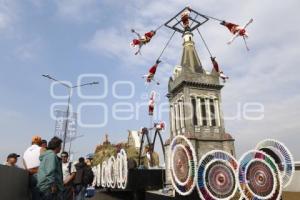 DESFILE 5 DE MAYO . ENSAYO