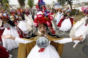 DESFILE 5 DE MAYO . ENSAYO