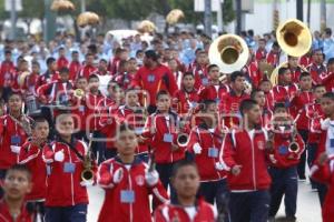 DESFILE 5 DE MAYO . ENSAYO