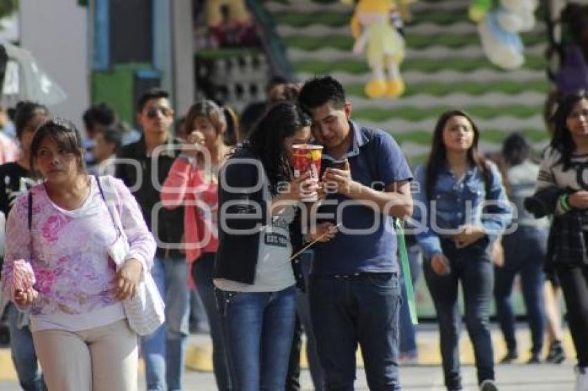 VENTA DE CERVEZA . FERIA  DE PUEBLA