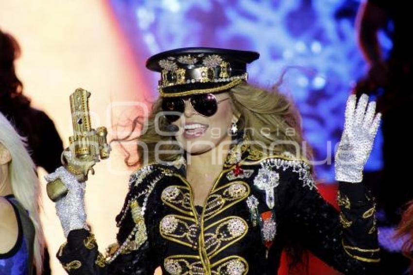 GLORIA TREVI . FERIA DE PUEBLA