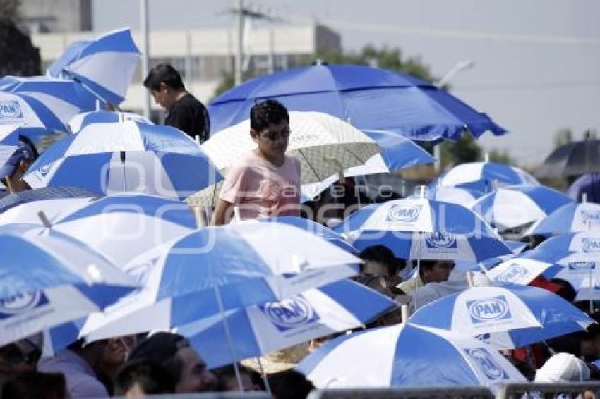 DESFILE 5 DE MAYO . PROPAGANDA ELECTORAL