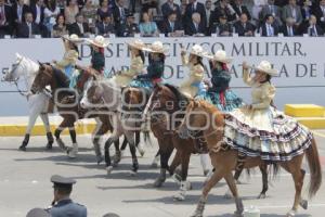 DESFILE 5 DE MAYO