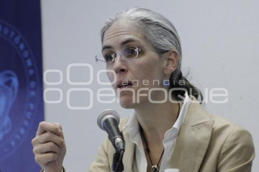 PAMELA SAN MARTÍN .  INE