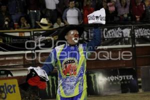 CUERNOS CHUECOS . FERIA DE PUEBLA