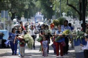 PANTEÓN . DÍA DE LAS MADRES