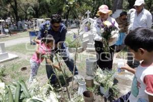 PANTEÓN . DÍA DE LAS MADRES