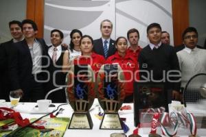 UPAEP . RECONOCIMIENTO DEPORTISTAS