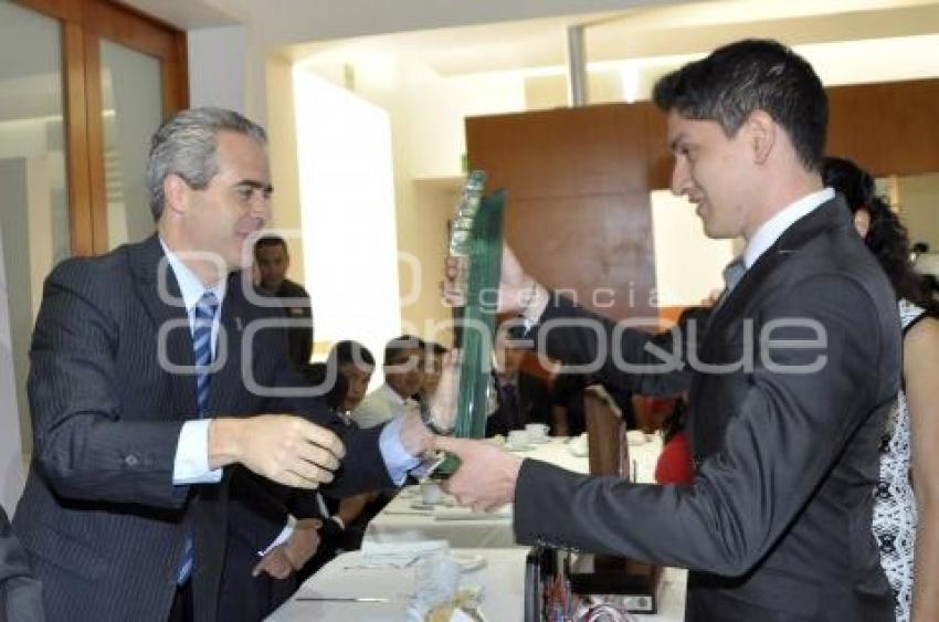 UPAEP . RECONOCIMIENTO DEPORTISTAS