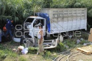 ACCIDENTE CAMIÓN . TEHUACÁN