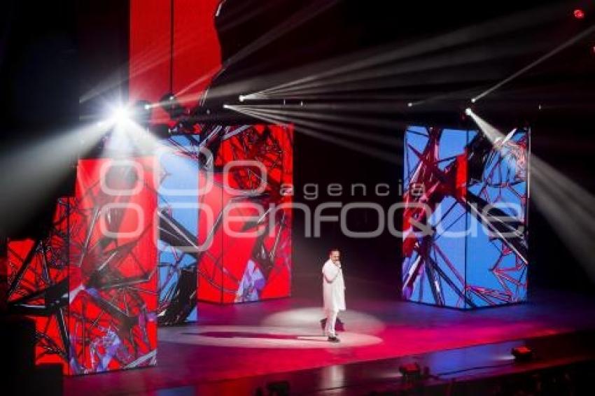 CONCIERTO . MIGUEL BOSÉ