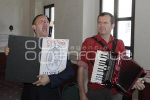 THE CLASSIC BUSKERS AND NEIL HENRY