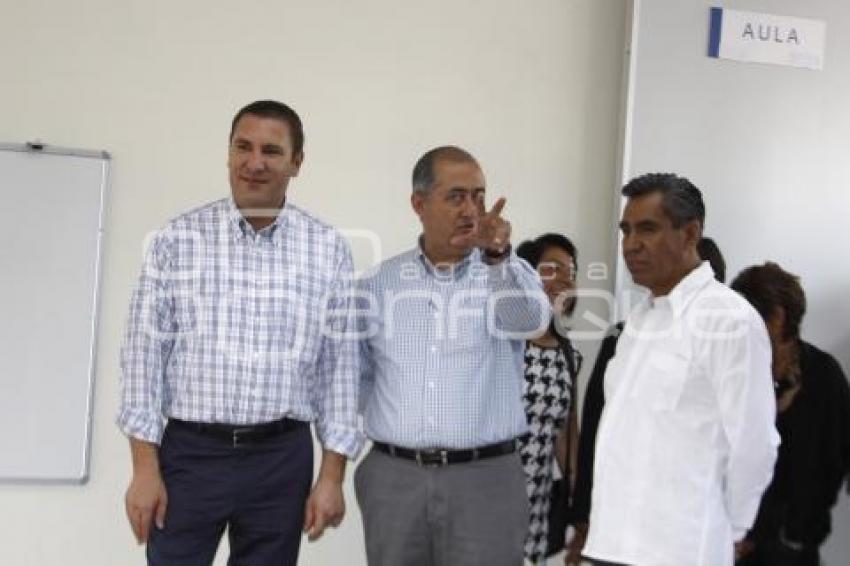 INAUGURACIÓN AULAS . TEXMELUCAN