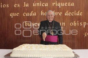 CUMPLEAÑOS MONSEÑOR VÍCTOR SÁNCHEZ