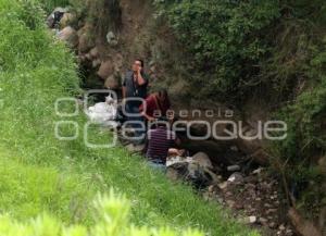 NOTA ROJA . NIÑA EN BARRANCA