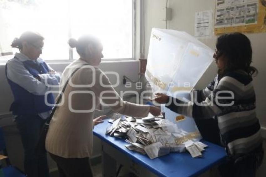 ELECCIONES 2015 . CIERRE DE CASILLAS