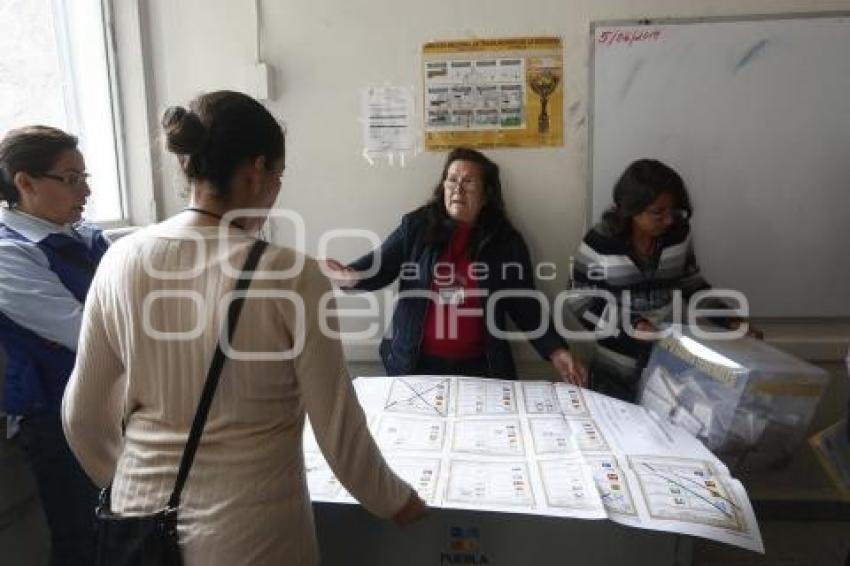 ELECCIONES 2015 . CIERRE DE CASILLAS