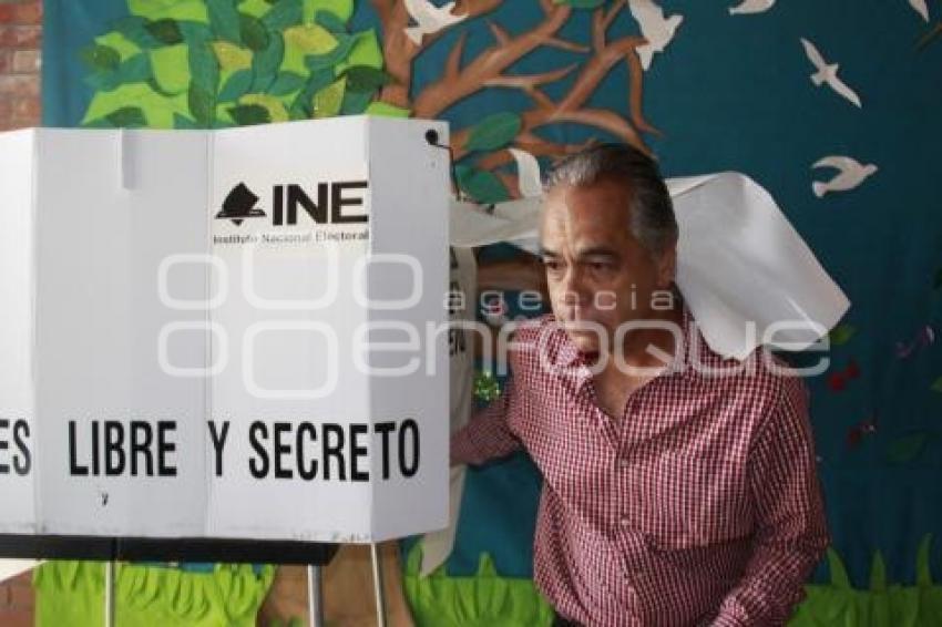 ELECCIONES 2015 . VOTO VÍCTOR GIORGANA