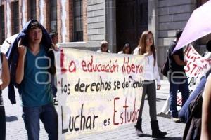 MANIFESTACIÓN MAESTROS . MIGUEL GUERRA