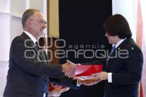 IBERO . GRADUACIÓN