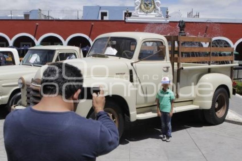 CHOLULA . AUTOS ANTIGUOS