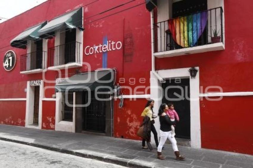 BARES GAY