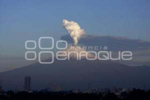 VOLCÁN POPOCATÉPETL . FUMAROLA