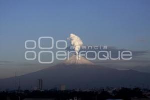 VOLCÁN POPOCATÉPETL . FUMAROLA