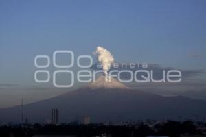 VOLCÁN POPOCATÉPETL . FUMAROLA