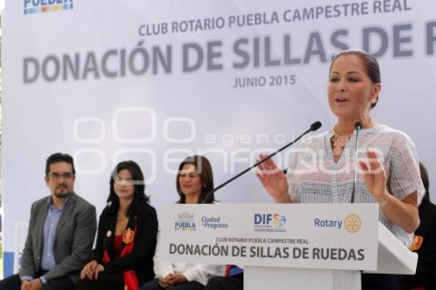 DIF MUNICIPAL . ENTREGA DE SILLAS
