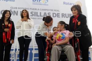 DIF MUNICIPAL . ENTREGA DE SILLAS