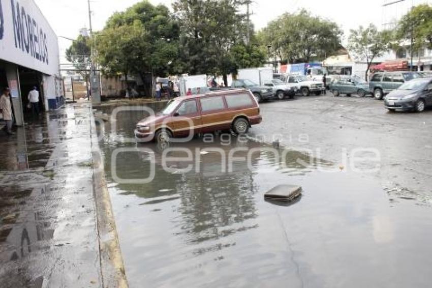 INUNDACIÓN EN EL MERCADO MORELOS