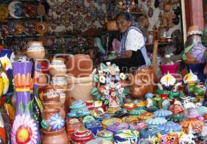 VENTA DE ARTESANÍAS . ACATLÁN DE OSORIO