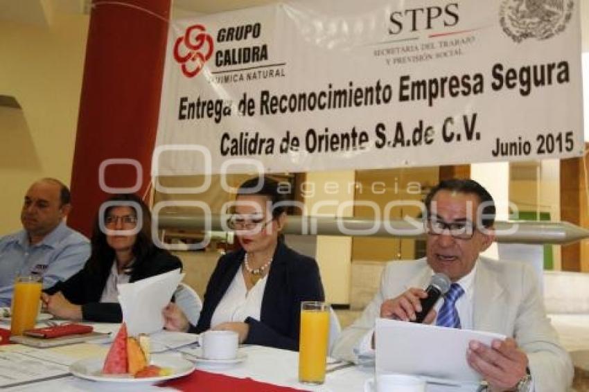 STPS ENTREGÓ RECONOCIMIENTO A CALIDRA