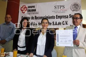 STPS ENTREGÓ RECONOCIMIENTO A CALIDRA