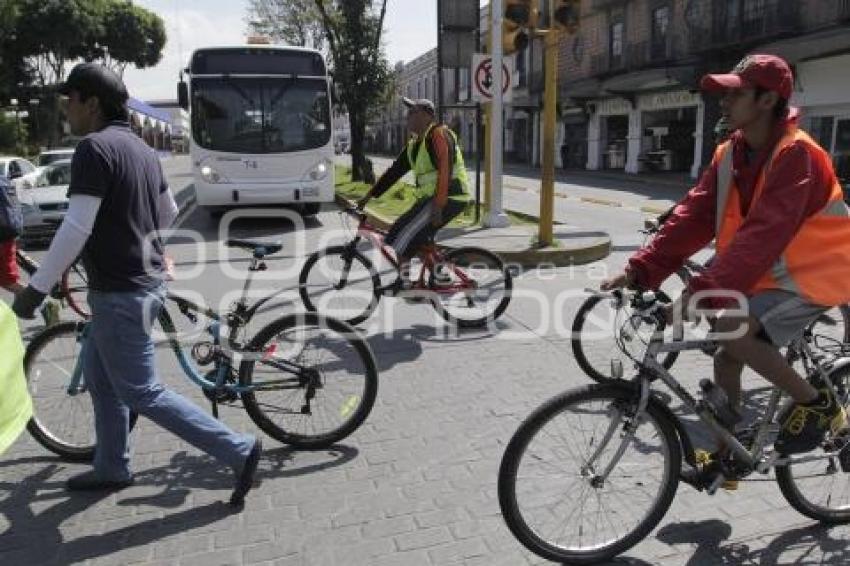 BICICLETA BLANCA