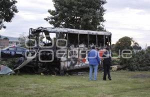 CAMIÓN INCENDIADO . TEXMELUCAN