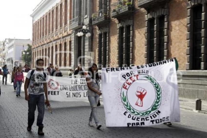 MANIFESTACIÓN FEET