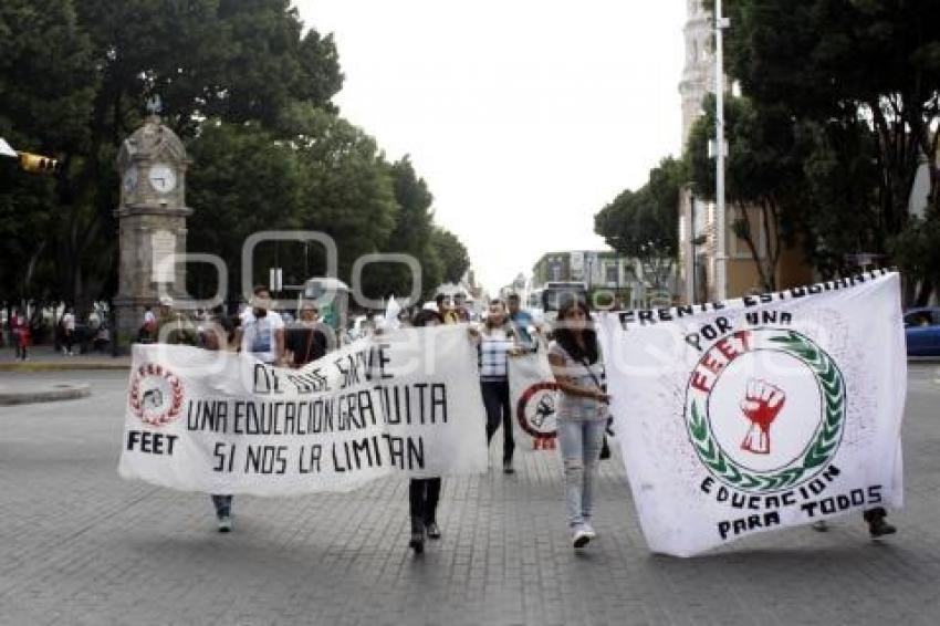 MANIFESTACIÓN FEET