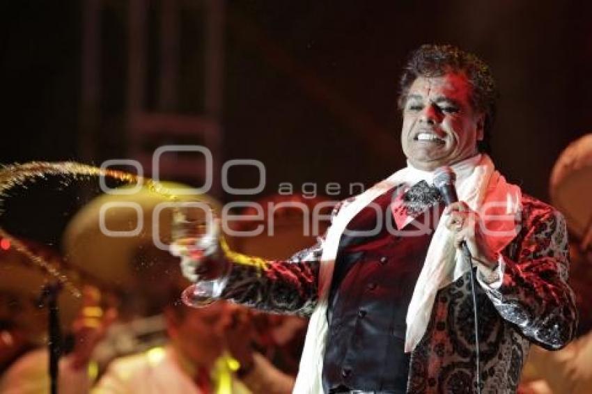 CONCIERTO . JUAN GABRIEL