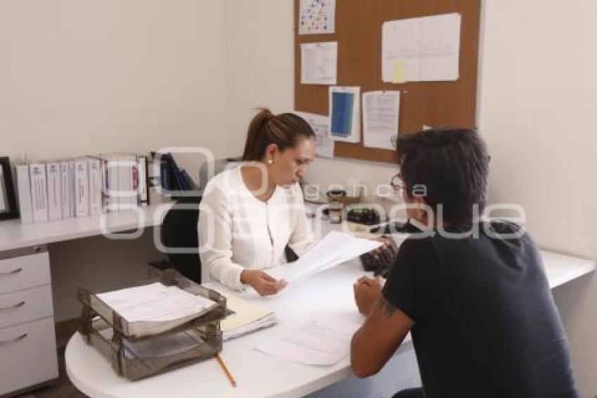 PERIODISTA ERNESTO AROCHE . CONTRALORIA PUEBLA