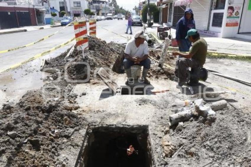 SUSTITUCIÓN DE TUBERÍAS . AGUA DE PUEBLA