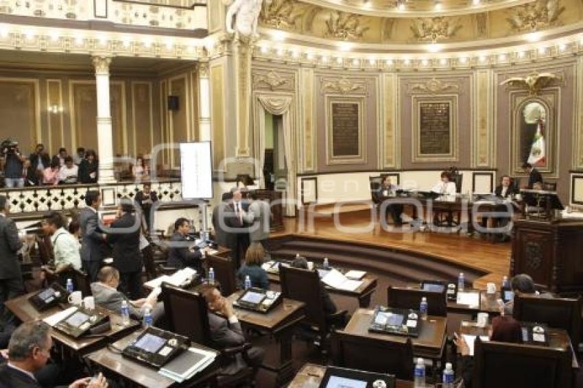 SESIÓN ORDINARIA . CONGRESO