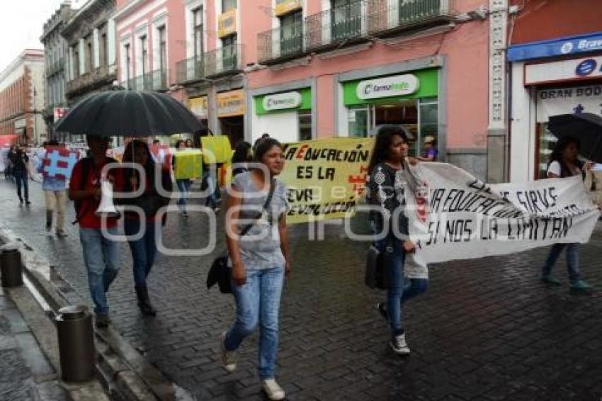 MANIFESTACIÓN FEET