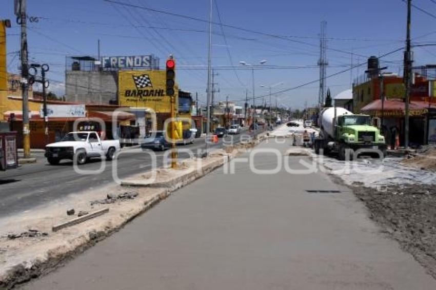 CONCRETO HIDRÁULICO . AVENIDA 15 DE MAYO