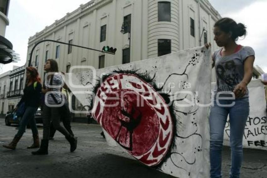 MANIFESTACIÓN FEET