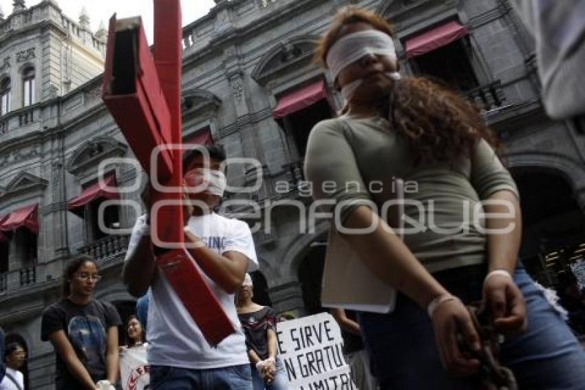 MANIFESTACIÓN FEET