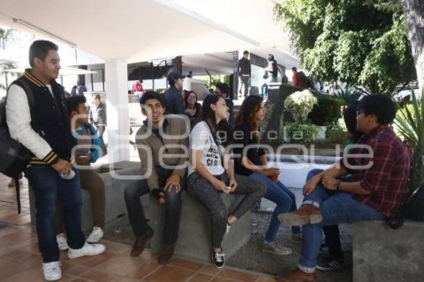BUAP . UNIVERSITARIOS