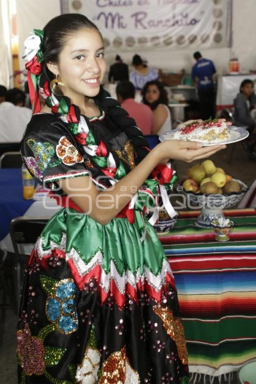 FERIA DEL CHILE EN NOGADA EN CALPAN